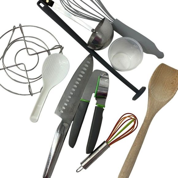 Lot of Mixed Kitchen Utensils Vitamix Scraper Garlic Press 5015 knife ladle - Picture 6 of 7